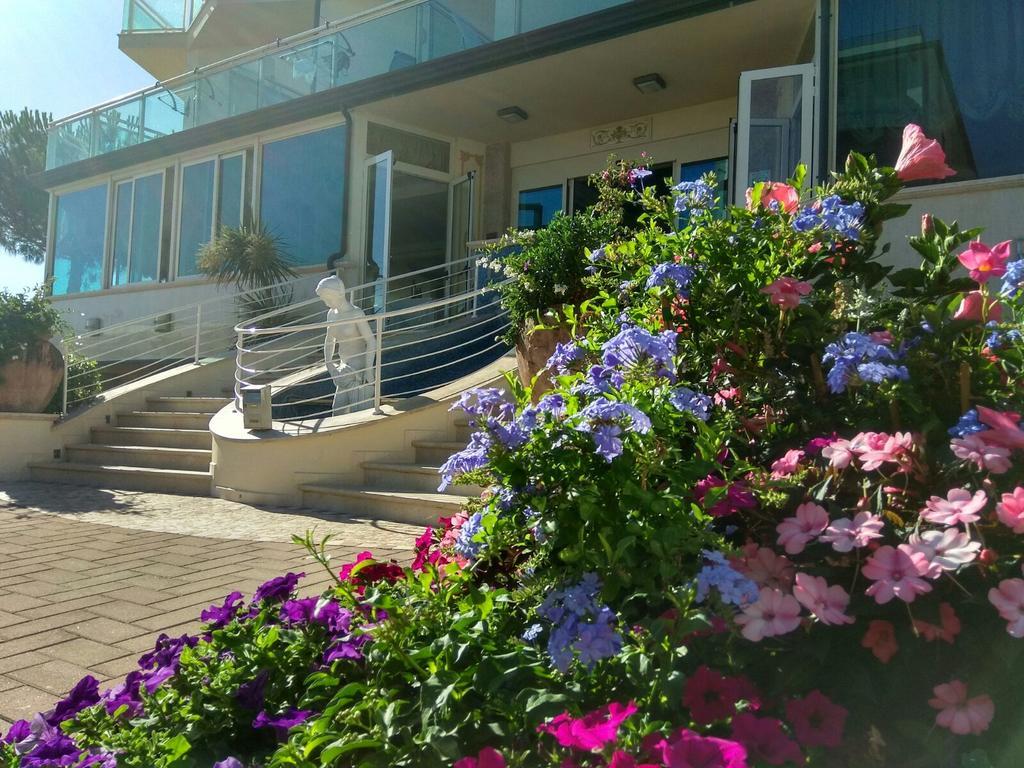 Hotel Lady Mary Milano Marittima Exteriér fotografie