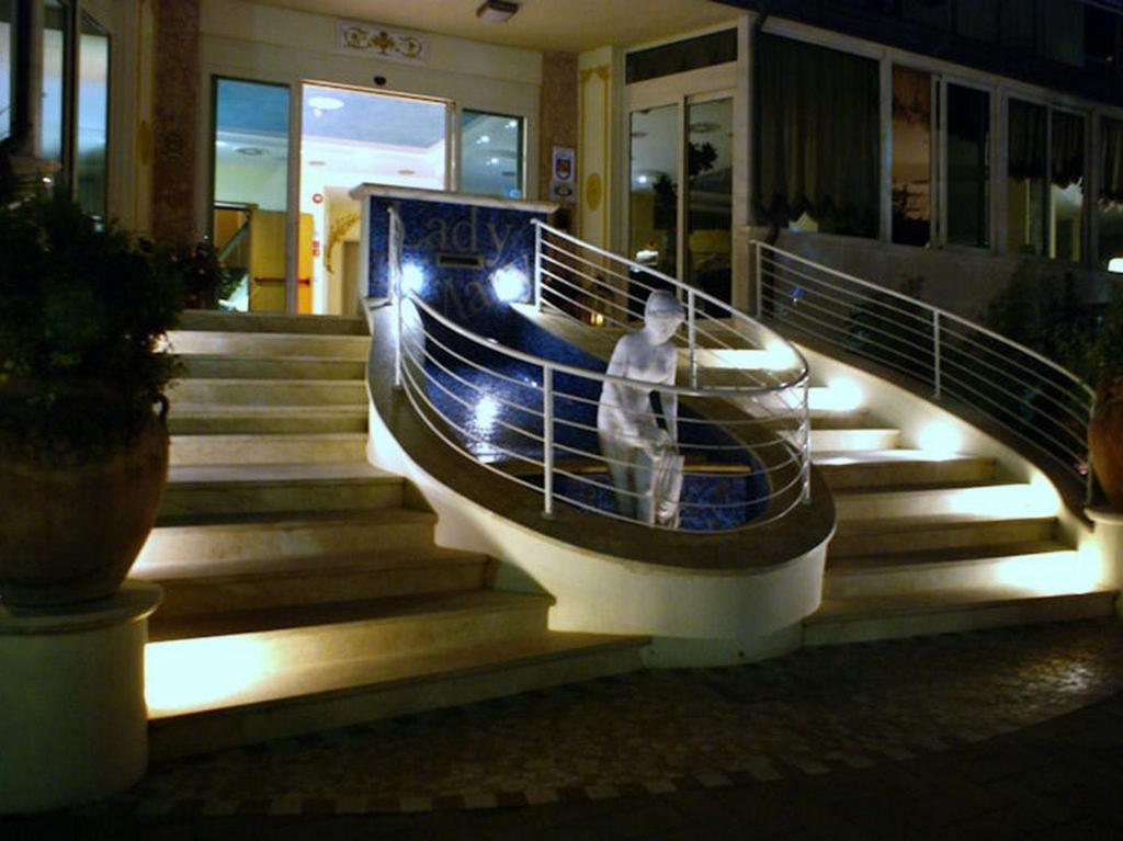 Hotel Lady Mary Milano Marittima Exteriér fotografie